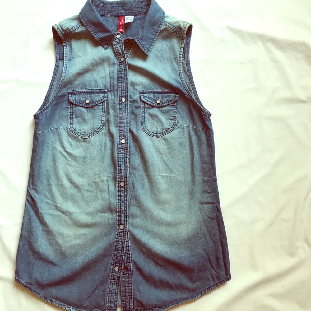 H&M Sleeveless Jean Buttonup