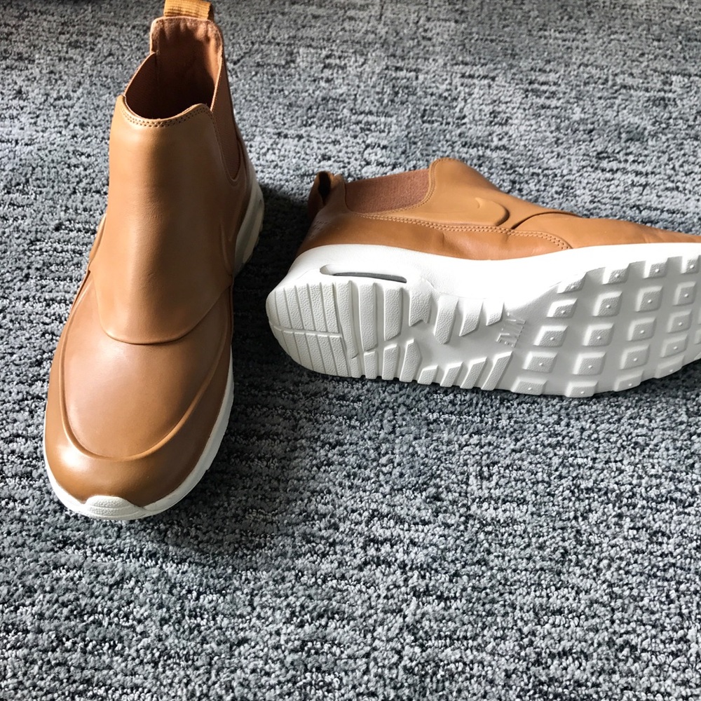 Nike leather sneakers