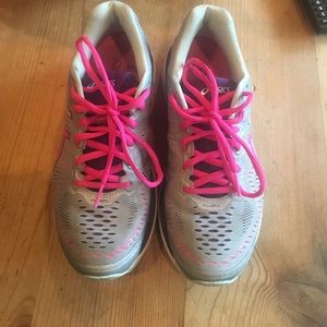 SOLD Women's ASICs size 7.5