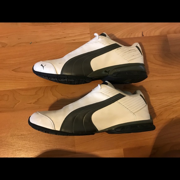 Pumas gym shoes - Picture 3 of 7