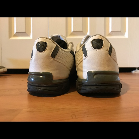 Pumas gym shoes - Picture 4 of 7