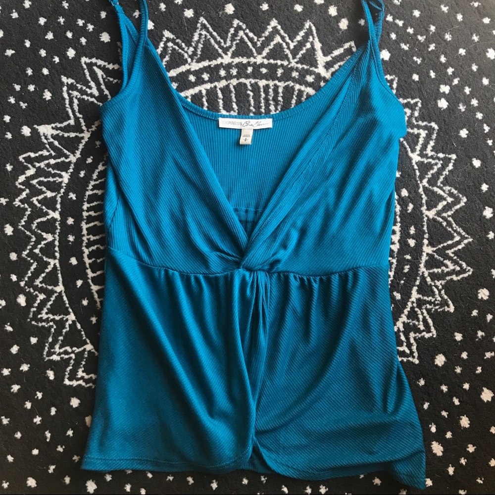 Blue low cut top