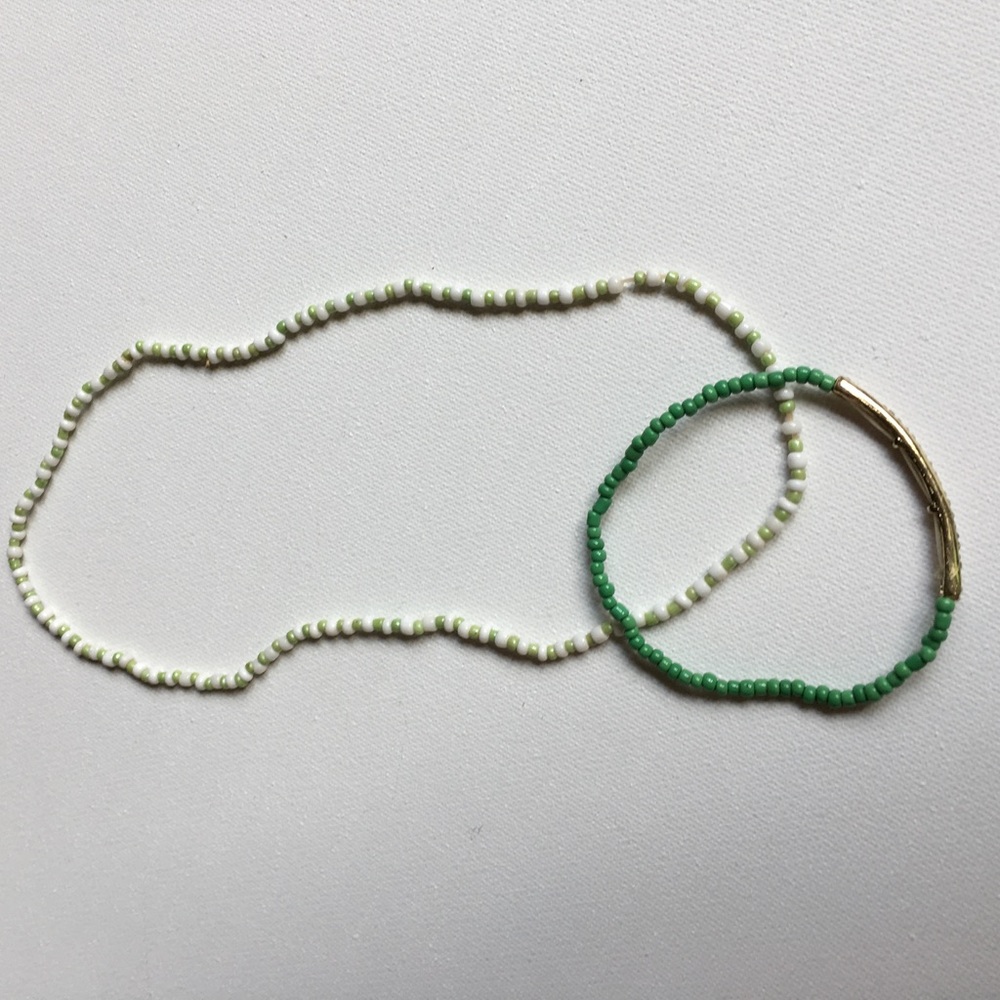 a necklace bracelet set