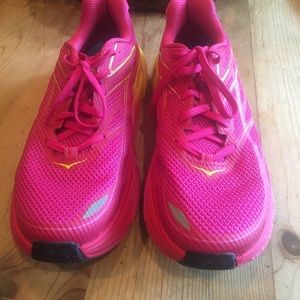 Women's HOKAs 7.5