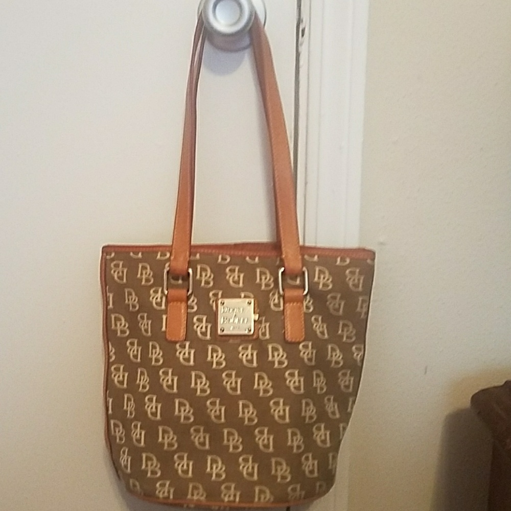 Small bucket shape Dooney & Bourke Purse