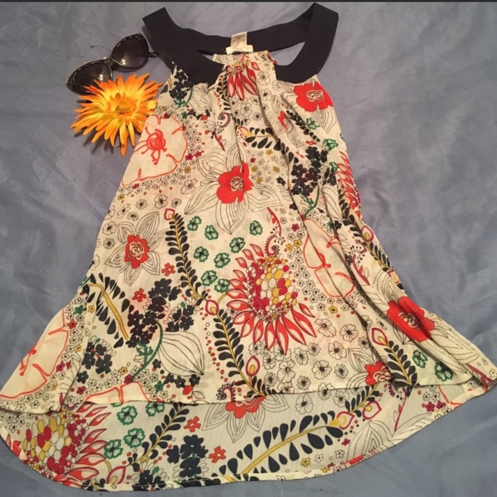 Floral sleeveless top
