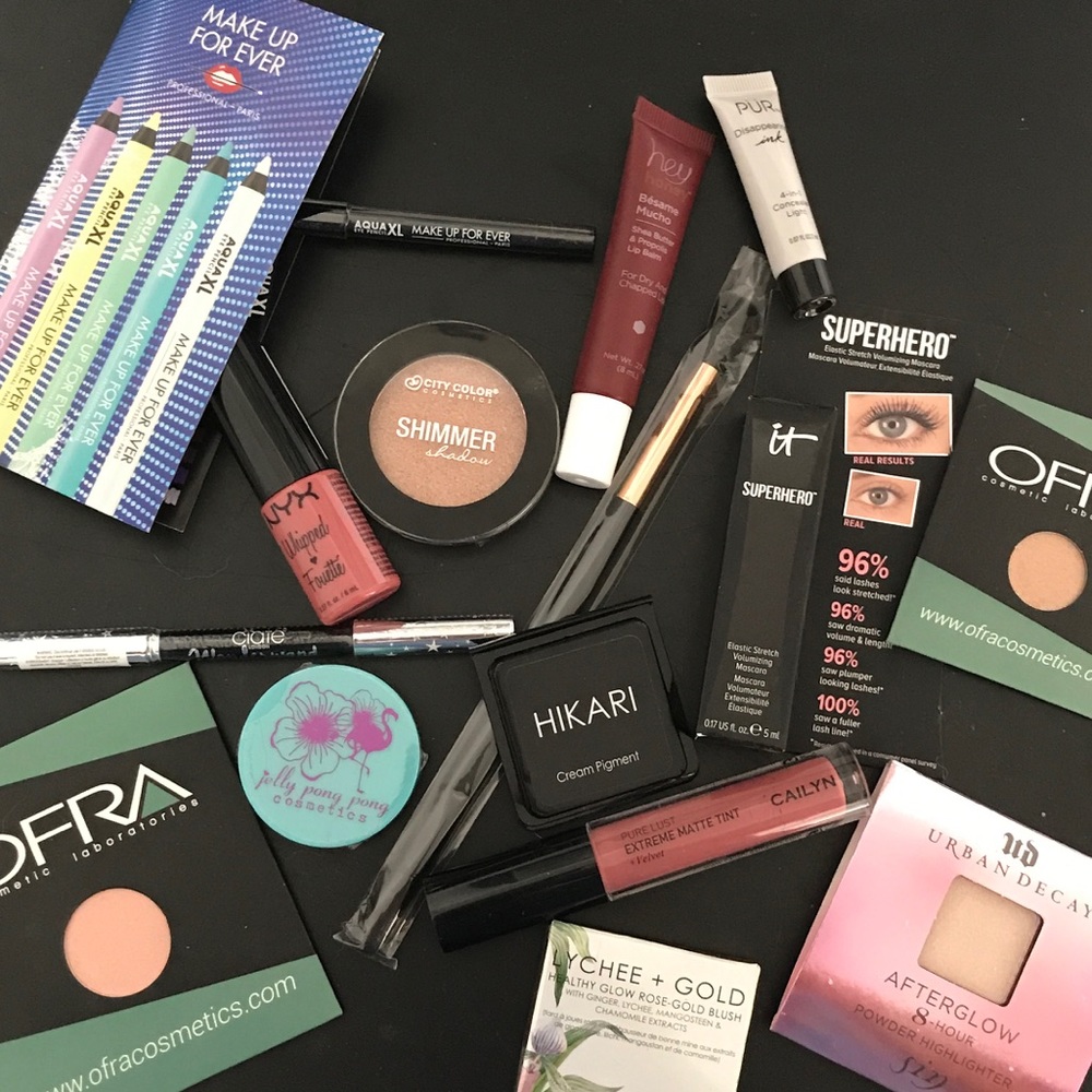Makeup bundle💋