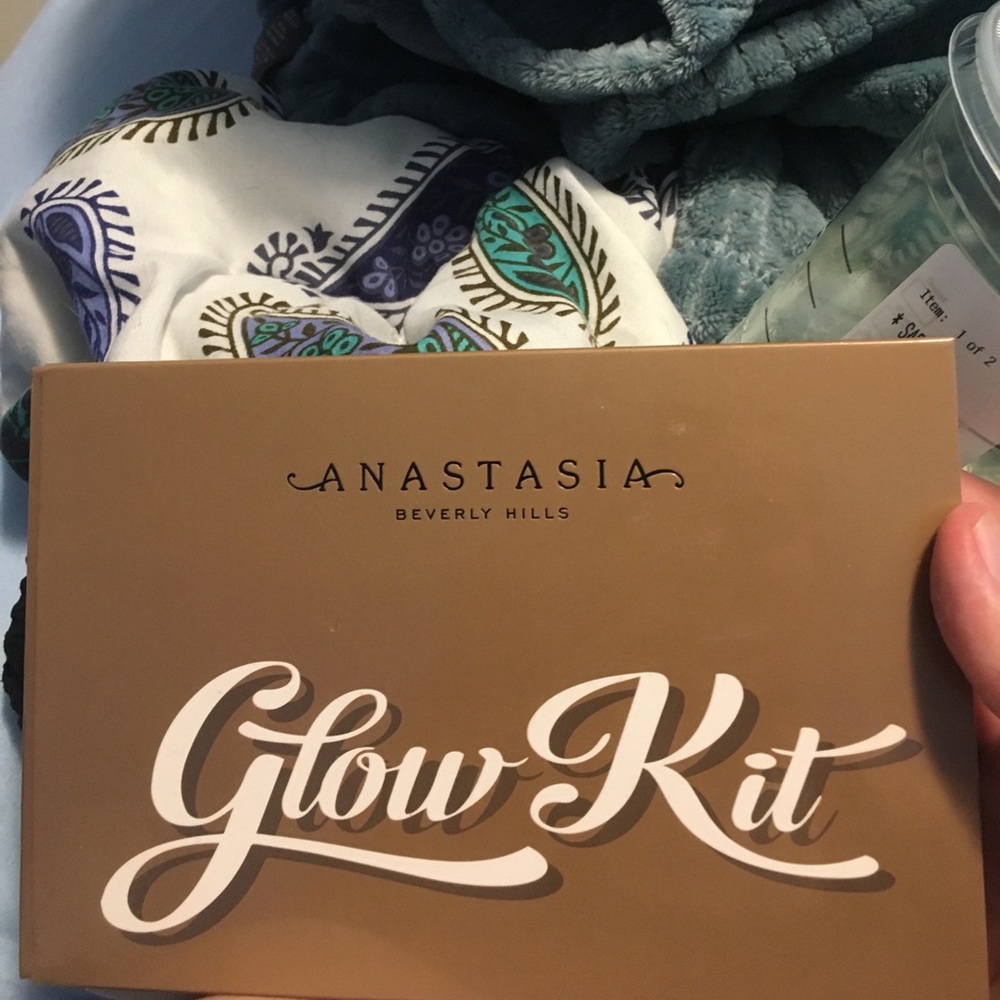 Anastasia Beverly Hills Glow Kit