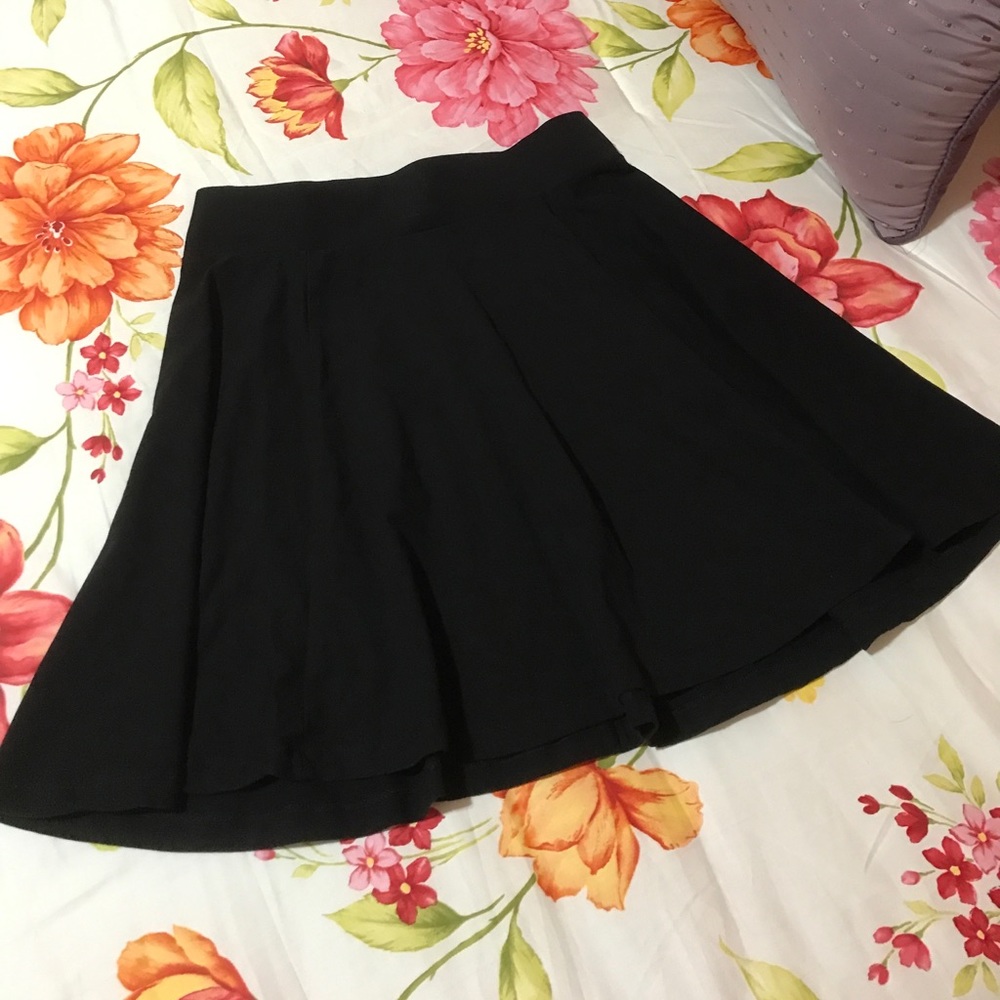 Black H&M skater skirt