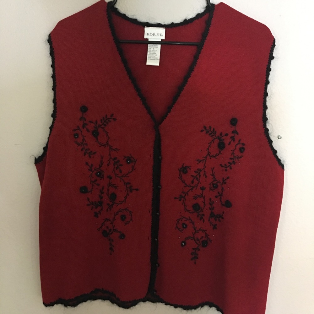 Koret decorative sweater vest.