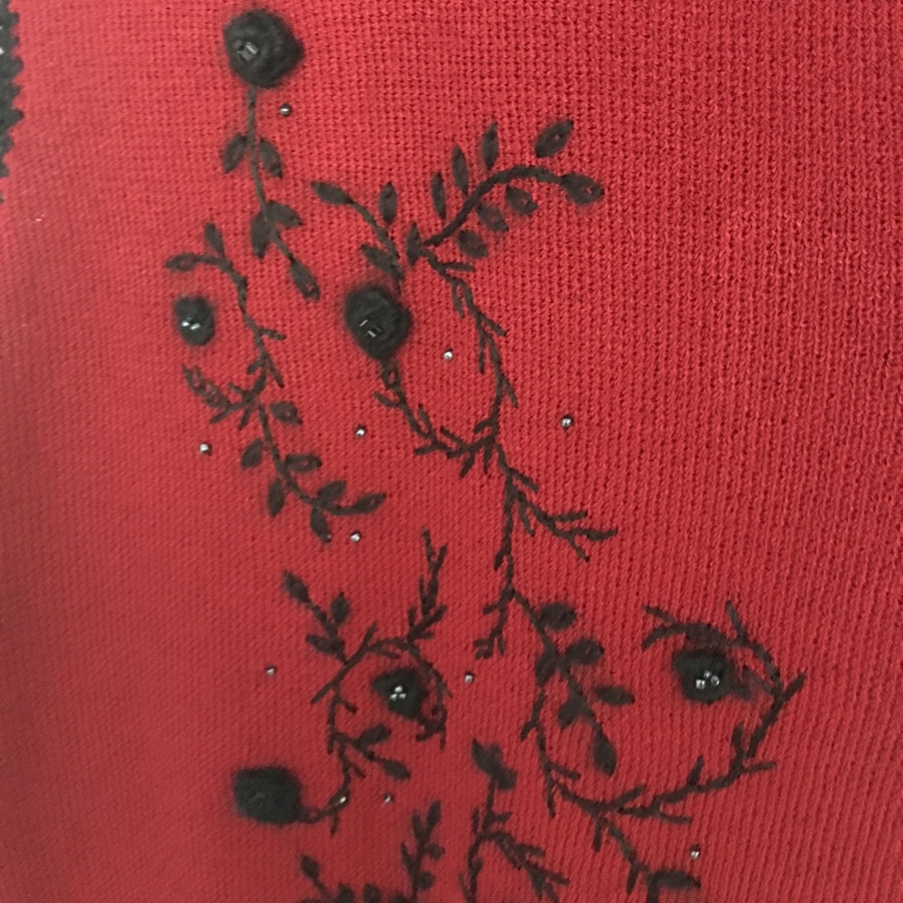 Koret decorative sweater vest. - Picture 2 of 3