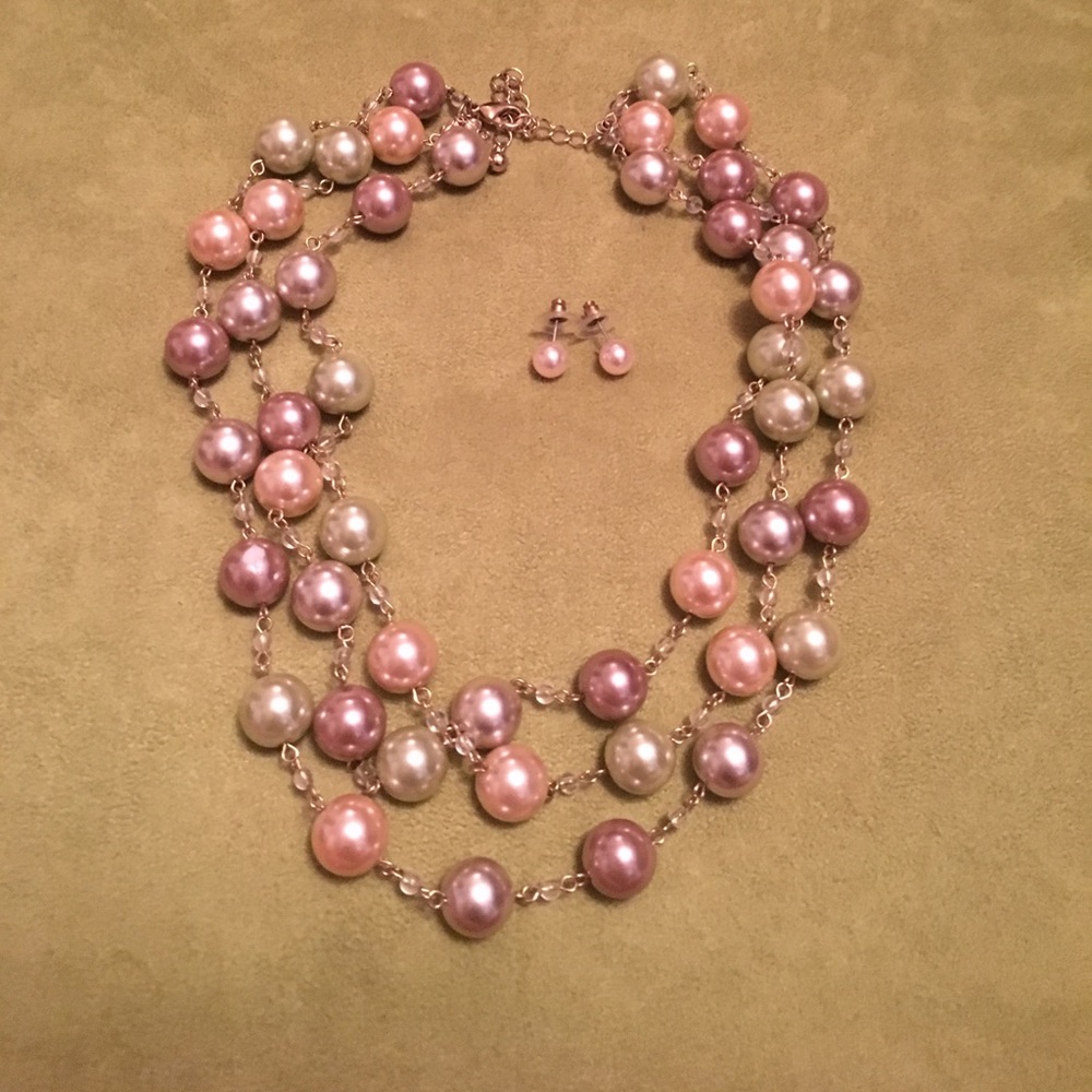 Charming Charlie 3-strand pearl necklace