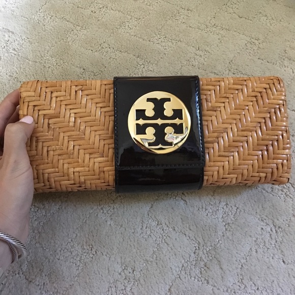 Tory Burch Handbags - Tory Burch Straw Clutch