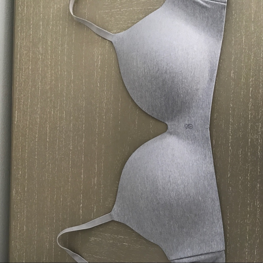 Never wear vs wireless bra in 34d !!!