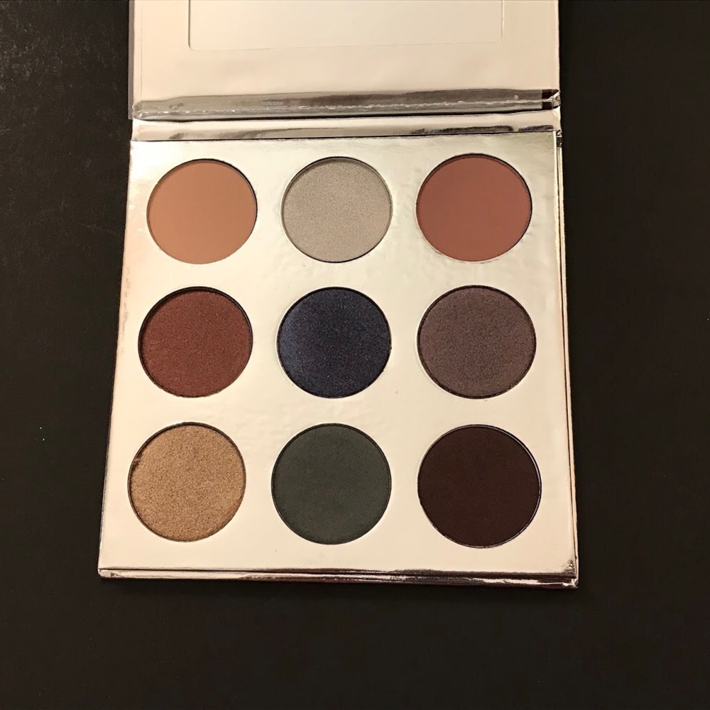 Kylie cosmetics holiday palette