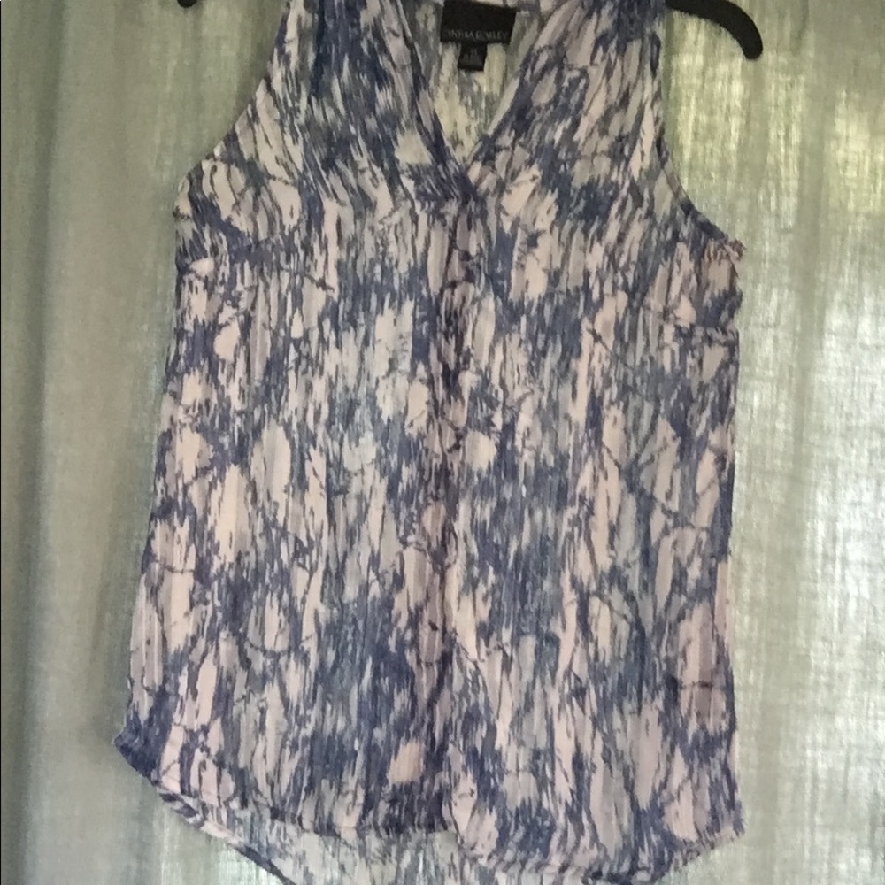 Sleeveless top.