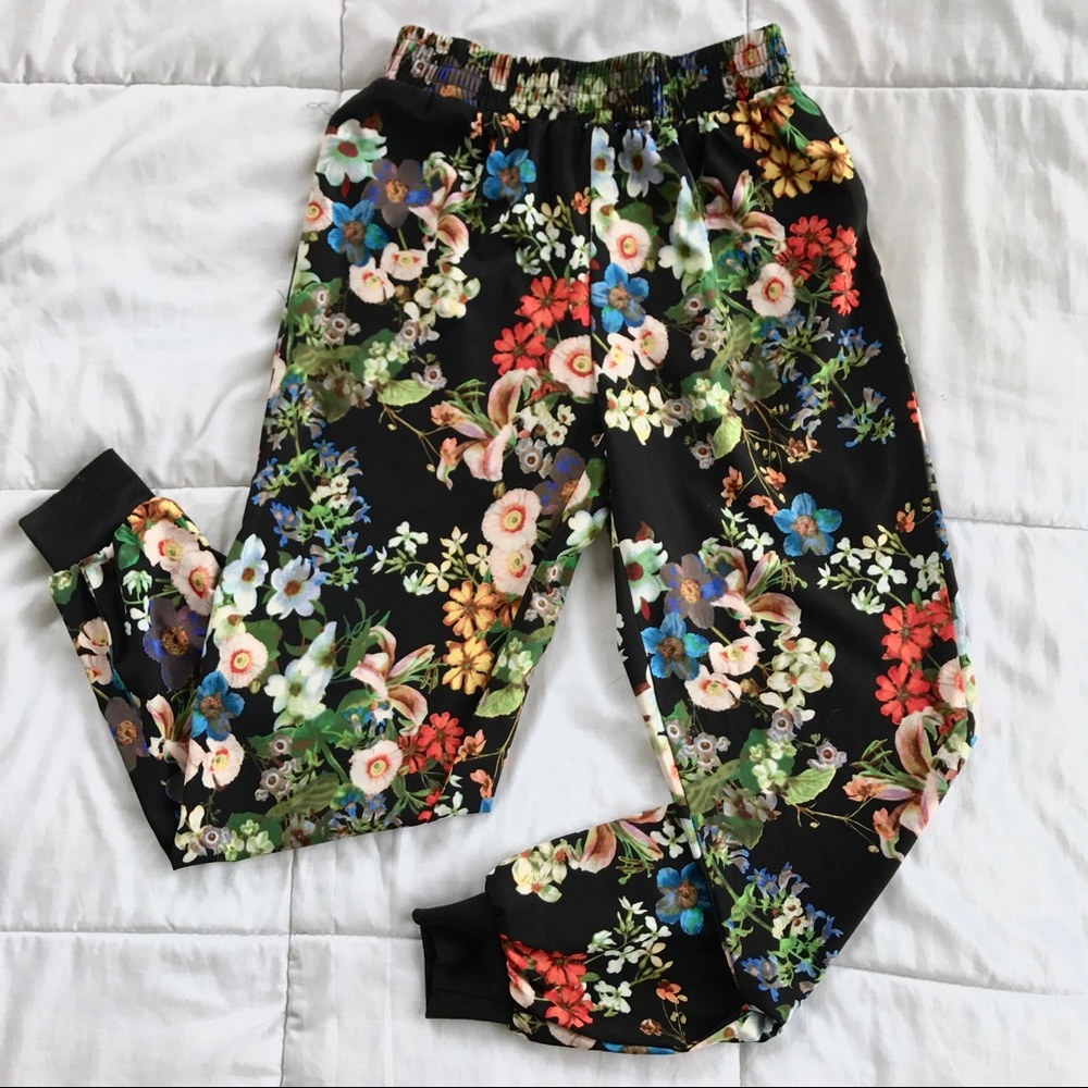 🛑SOLD OTHER PLATFORM🛑 Floral Jogger Pants