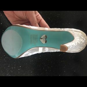 betsey johnson mave pump