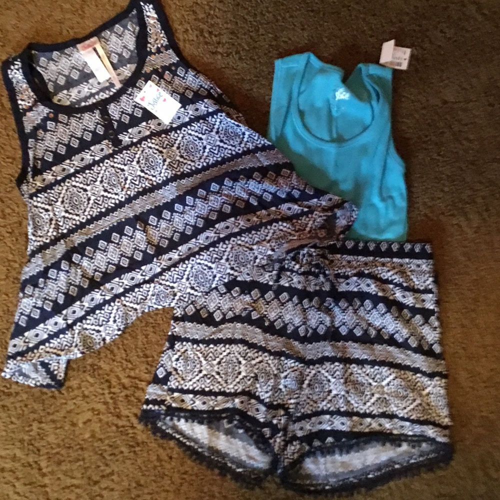 All NWT 3pc justice set.