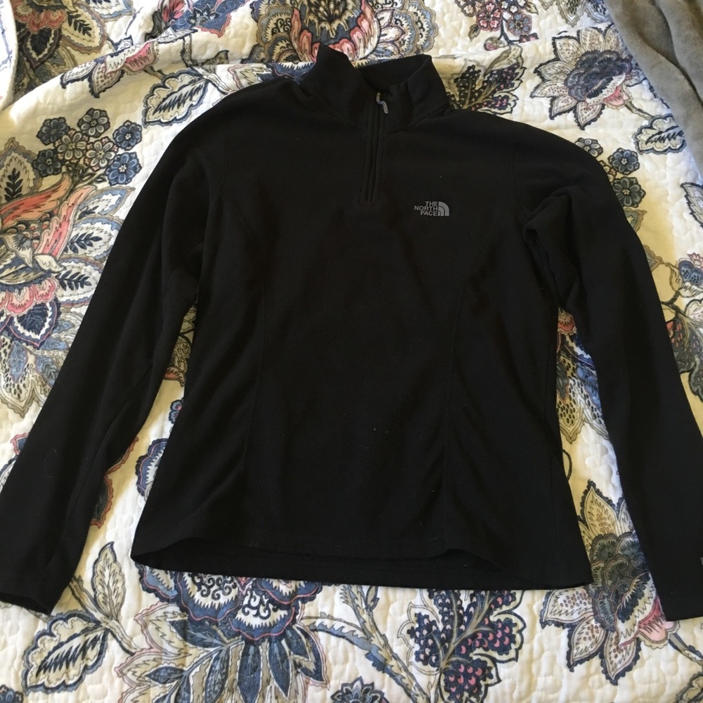 *SOLD* The North Face pullover