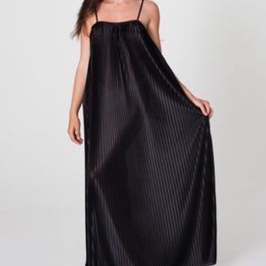 AMERICAN APPAREL PLEATED TRAPEZE DRESS