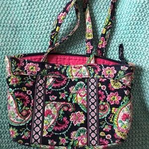 Vera tote