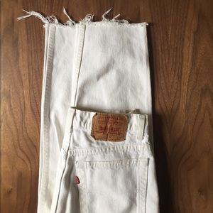White cropped high-waisted Levi's (size 27-28)