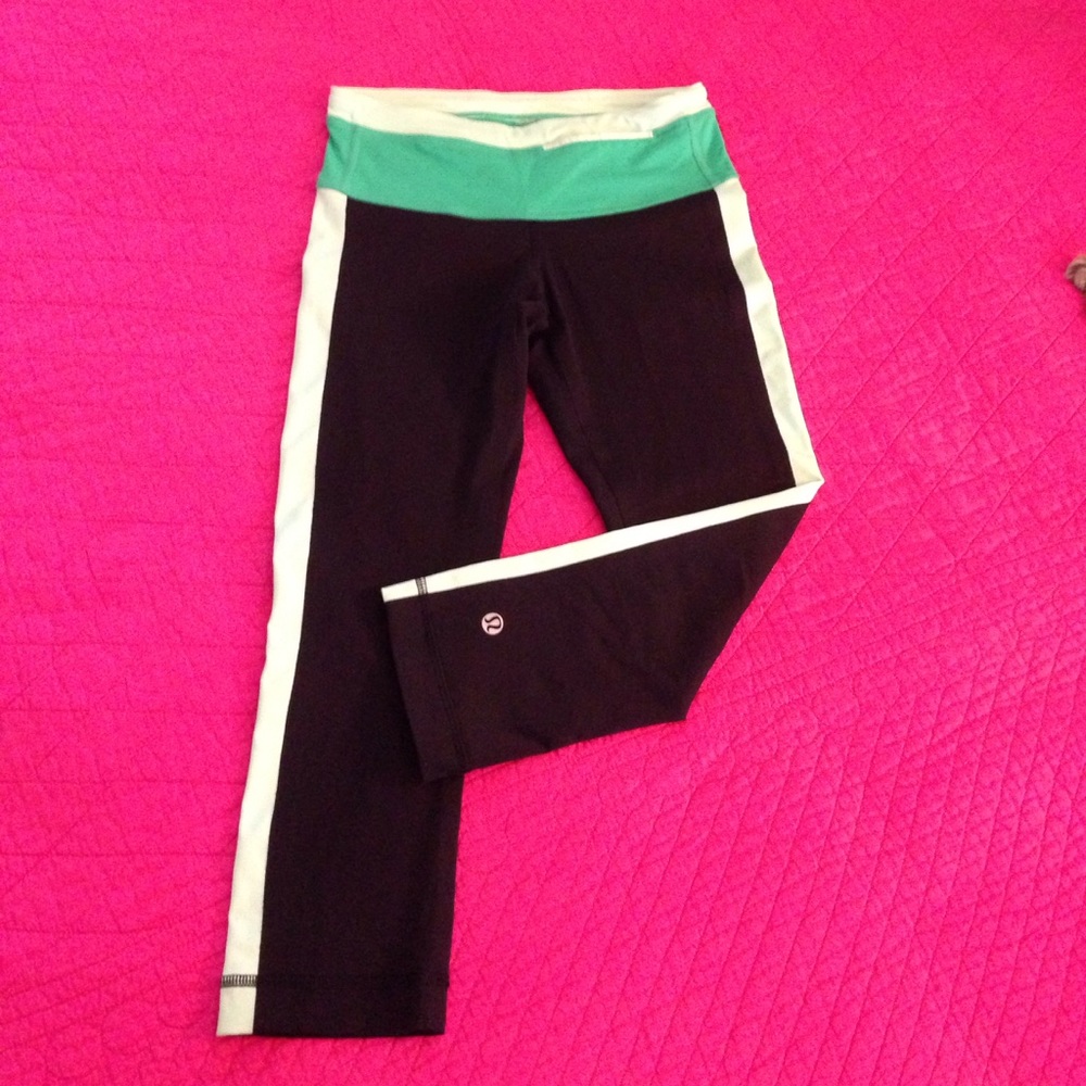 Flash Sale Lululemon 2 Capris