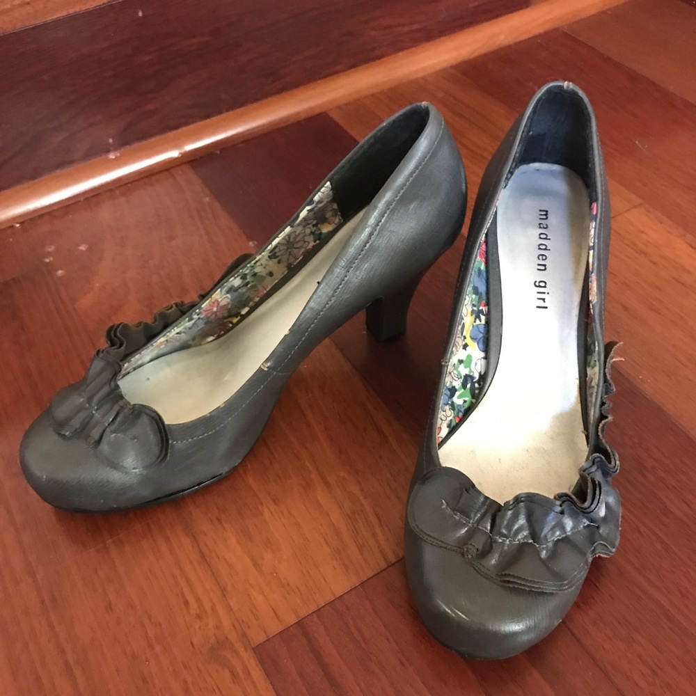 Madden Girl 2.5" Heel with Ruffled Toe detail