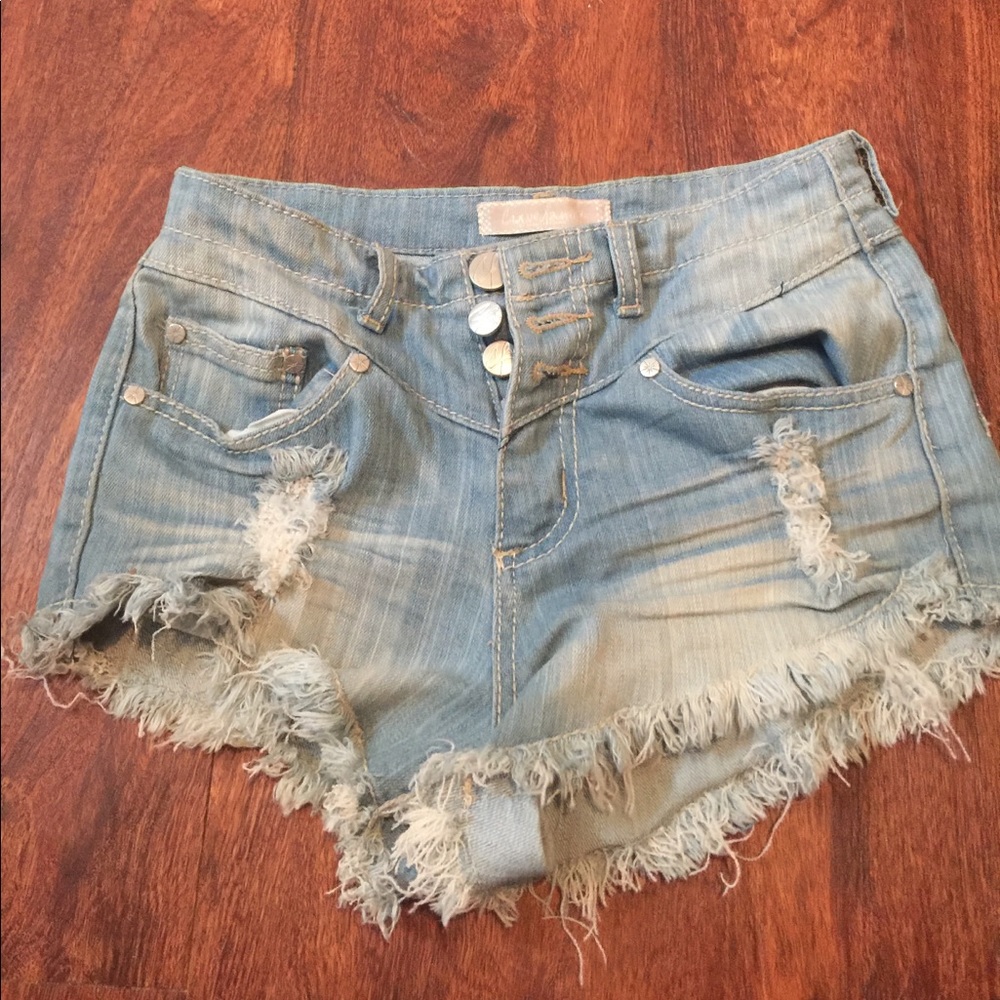 High wasted light wash shorts