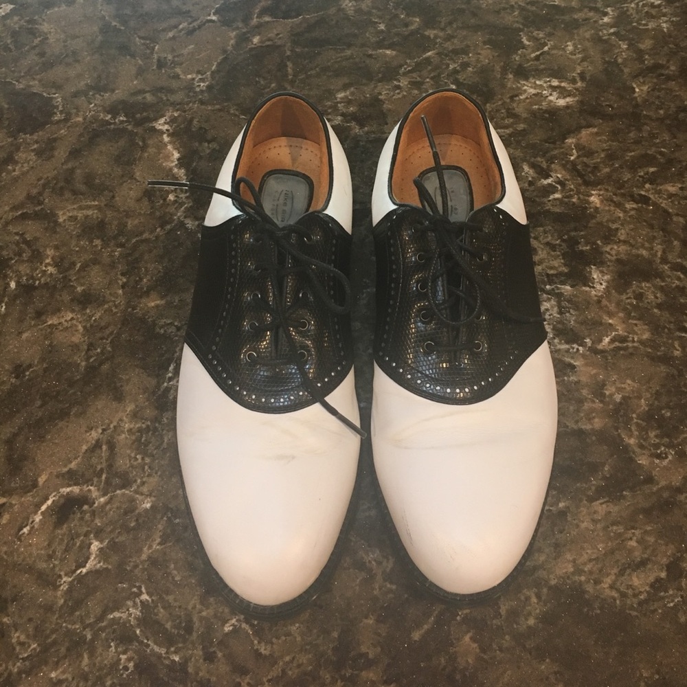 MENS NIKE GOLF SHOES. Size 8 ⛳️