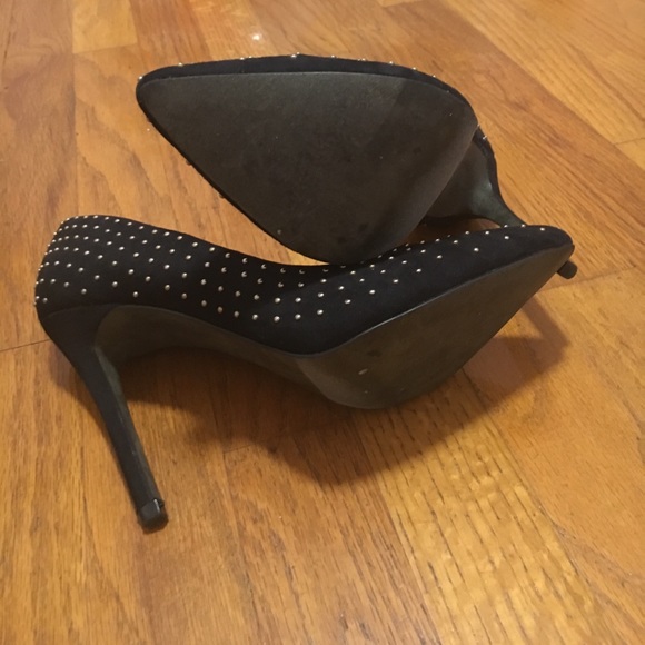 Sexy black heals with gold studs - Picture 3 of 3