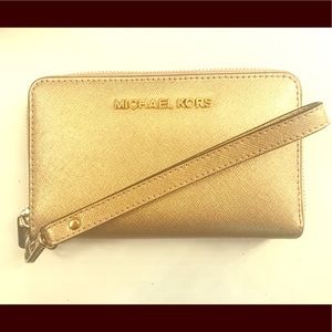 Authentic PALE GOLD Michael Kors Wristlet