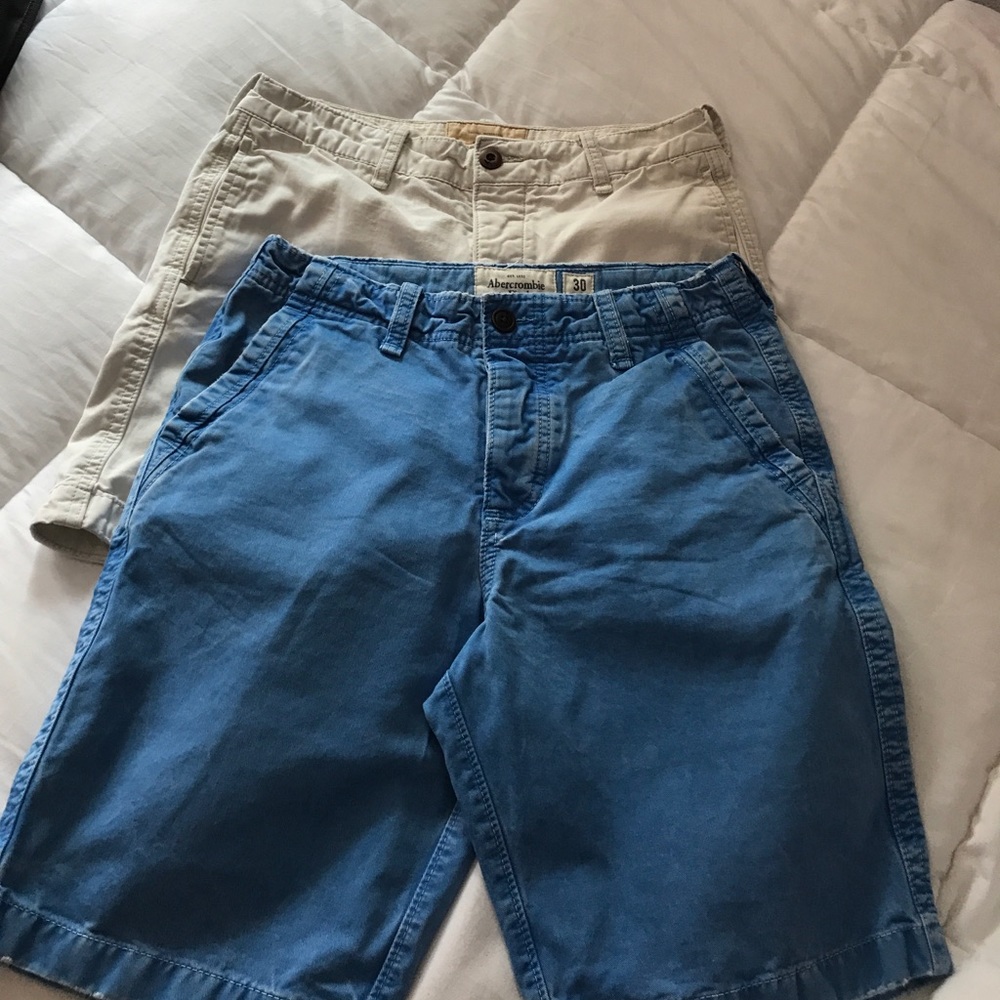 2 Abercrombie and Hollister shorts 30 cream blue