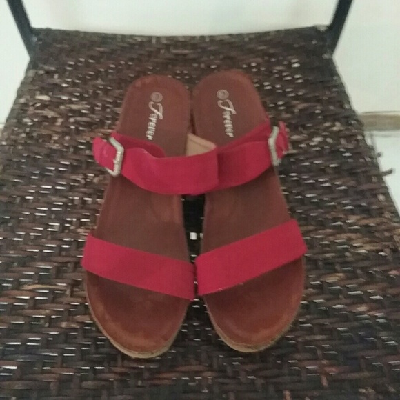 Slippers - Picture 3 of 3