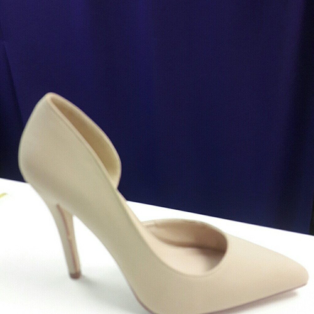 👠NEW👠 Charlotte Russe nude pumps