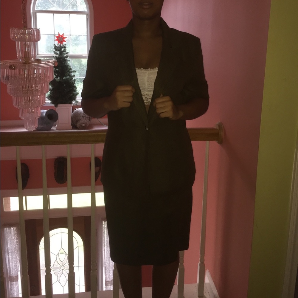 Skirt and matching suit top