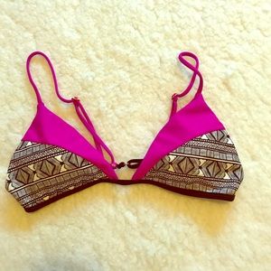 Issa de mar Malia Top berry/shark