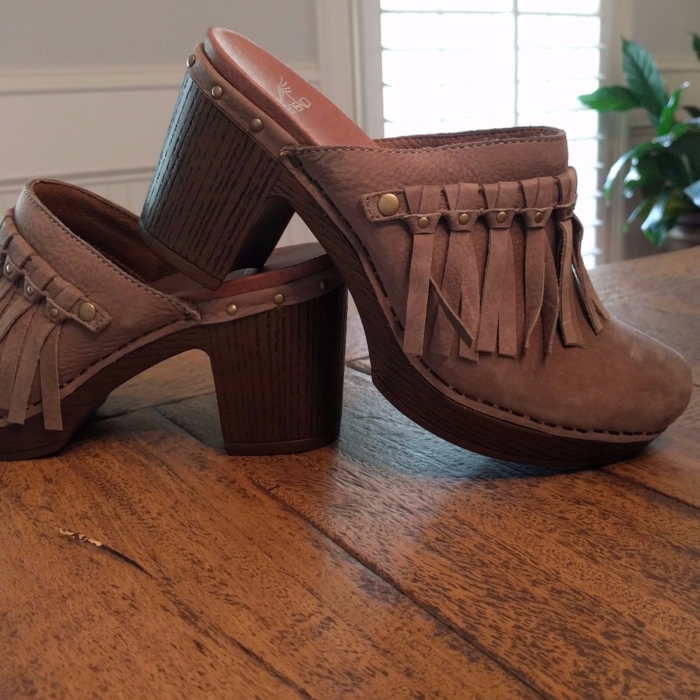 NWT Dansko leather clog Taupe, size 38 (8 US)