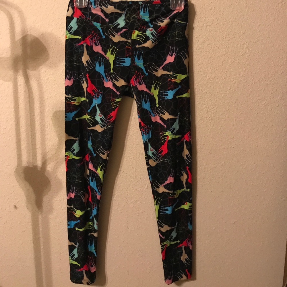 Lularoe giraffe leggings!