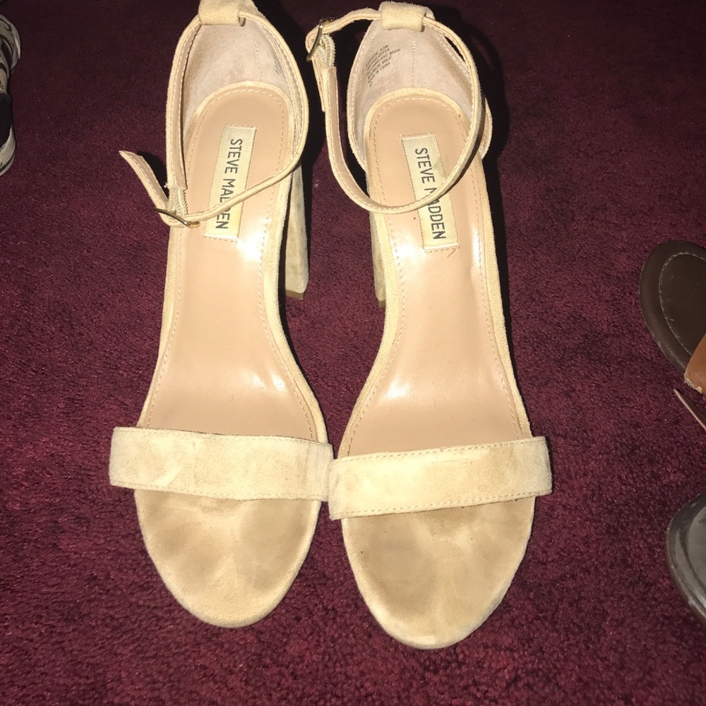 Steve Madden suede heels