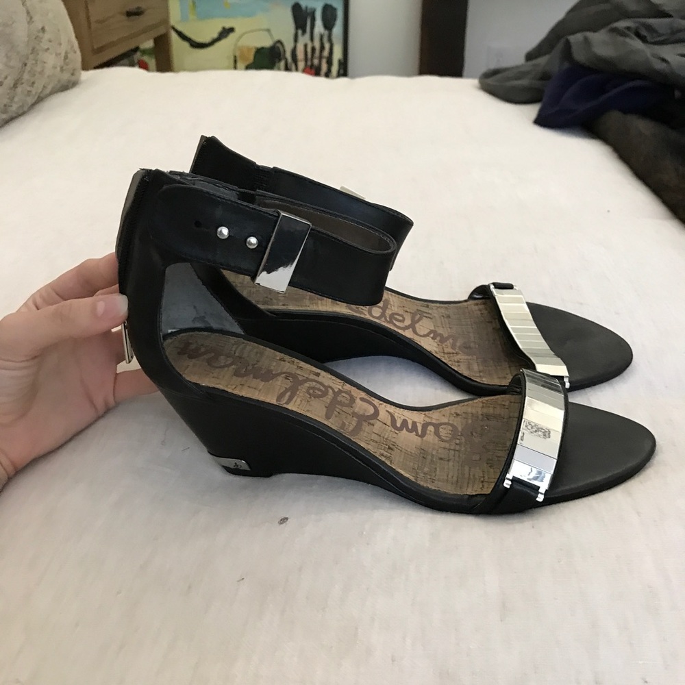 Sam Edelman open toed wedge size 9
