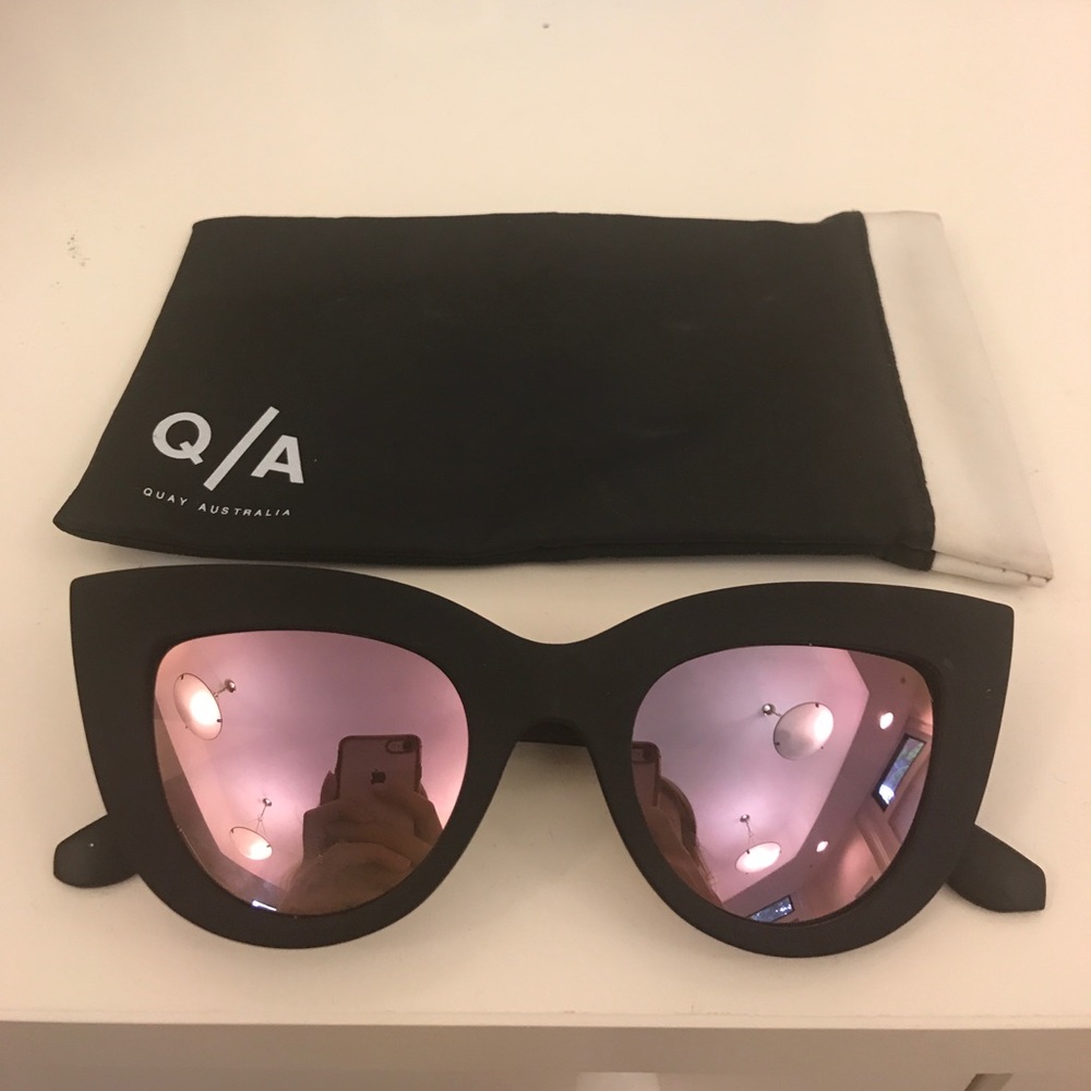 Quay Kitti matte black and pink sunglasses NWOT