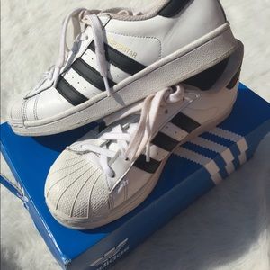 ADIDAS SUPERSTAR