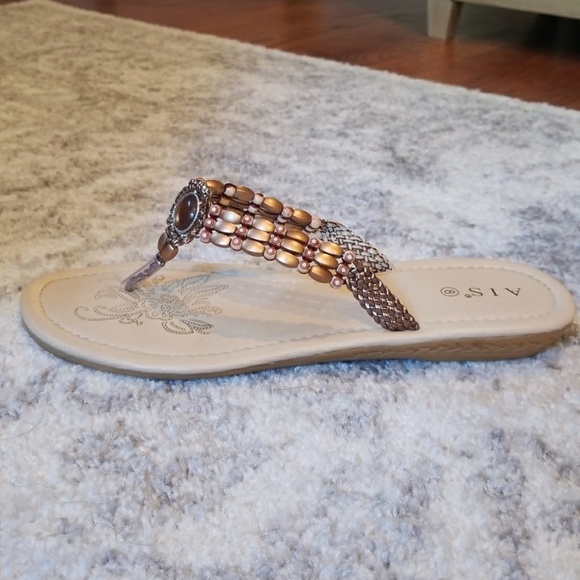 Dressy Flip Flops - Picture 3 of 7