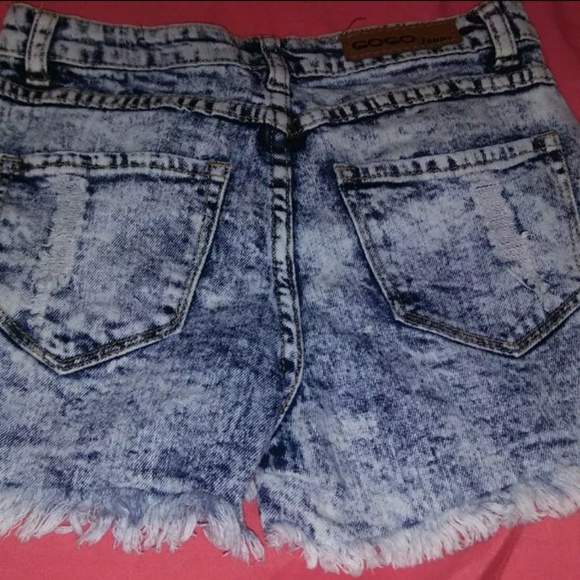 Short's - Picture 2 of 2