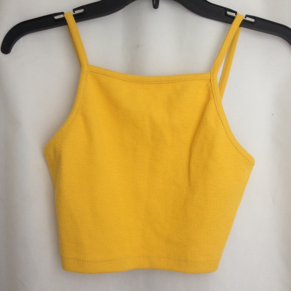 Yellow Crop Tank 💛🐝
