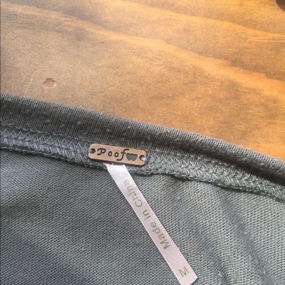 Basic Grey Scoopneck - Picture 2 of 3