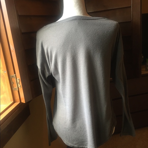 Basic Grey Scoopneck - Picture 3 of 3
