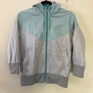 NIKE Women's Free Spin Windrunner Jacket NWT, Med